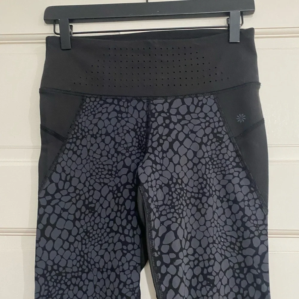 Athleta Crop Legging Size Small - Picture 5 of 5